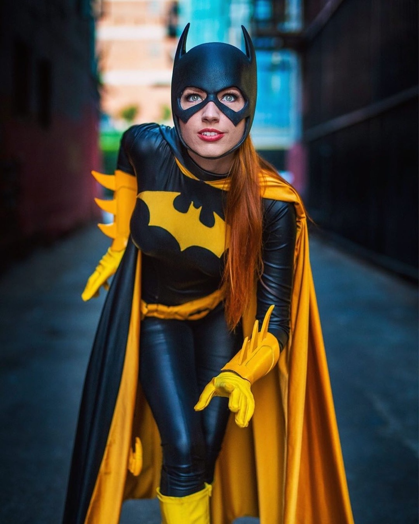 Amanda Lynne as Batgirl. Photo: Johnny Porsche, modelandmuse.com